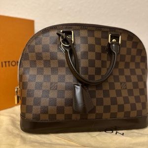 Brown Damier Ebene Alma PM Louis Vuitton! Authentic luxury handbag! Canvas
